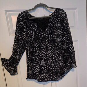 Cute black/white blouse